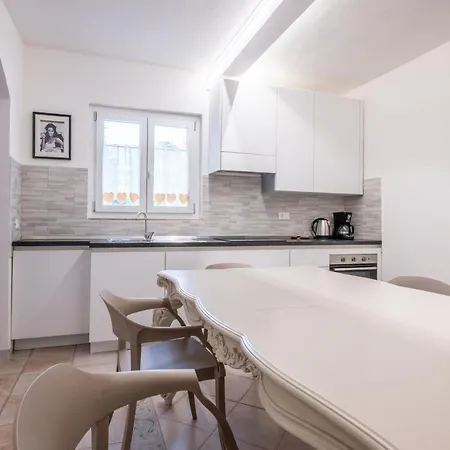 Semesterbostad Arno Breeze - Casa Manin *